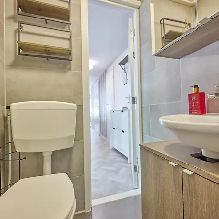 بيت للعطل T Heische Hofje زيلاند