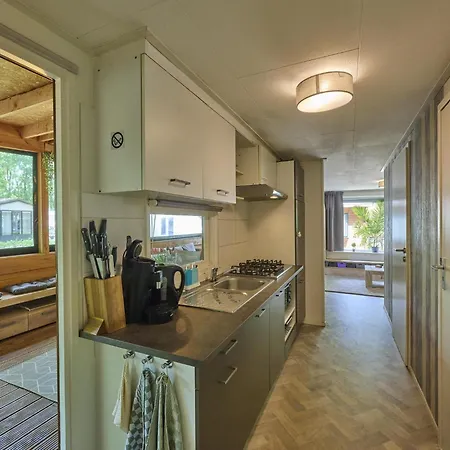 بيت للعطل T Heische Hofje *