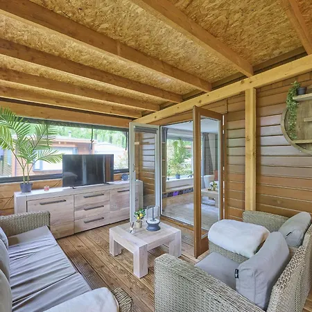 بيت للعطل T Heische Hofje زيلاند